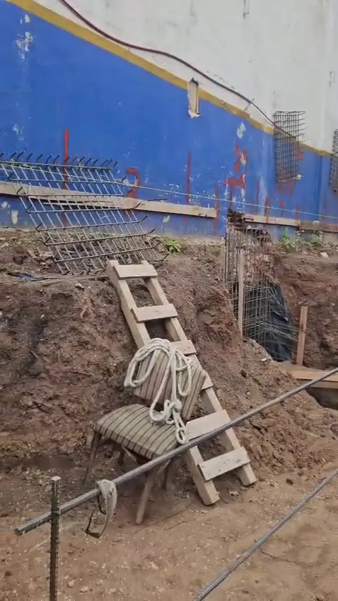 Tramo de submuración con escalera de obra